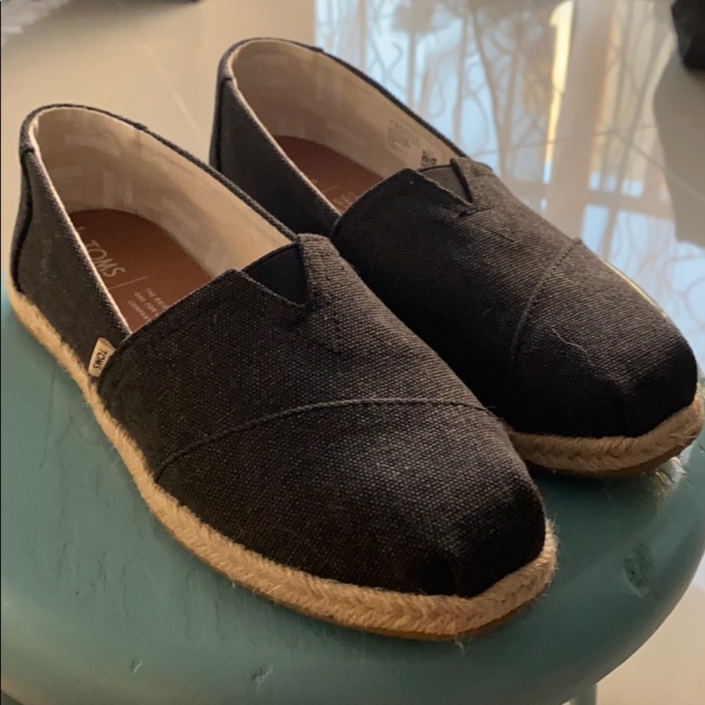 TOMS espadrille flate